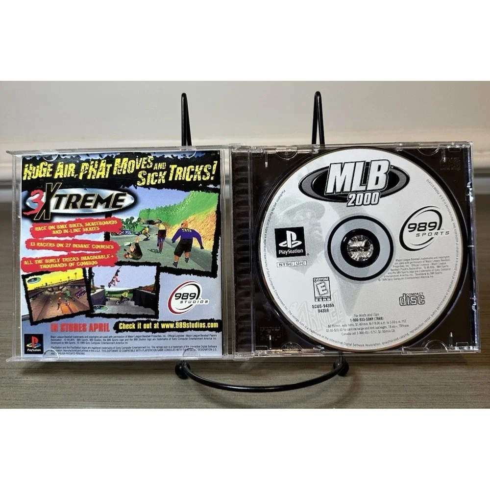 PS1 MLB Games Lot - MLB 2000 CIB, MLB 2001 (Disc Only), MLB 2002 CIB